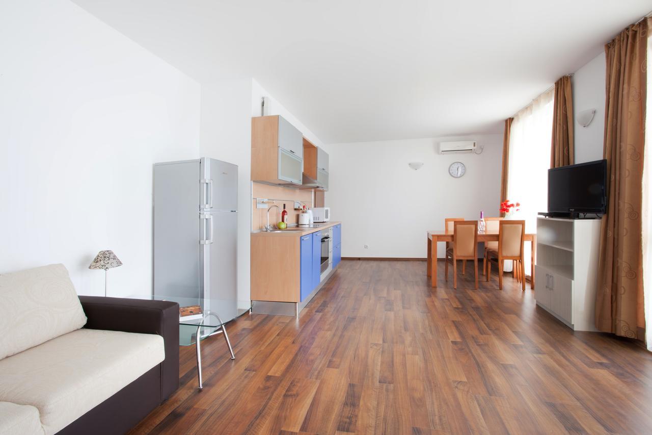 Vilmar Aparthotel Pomorie Buitenkant foto