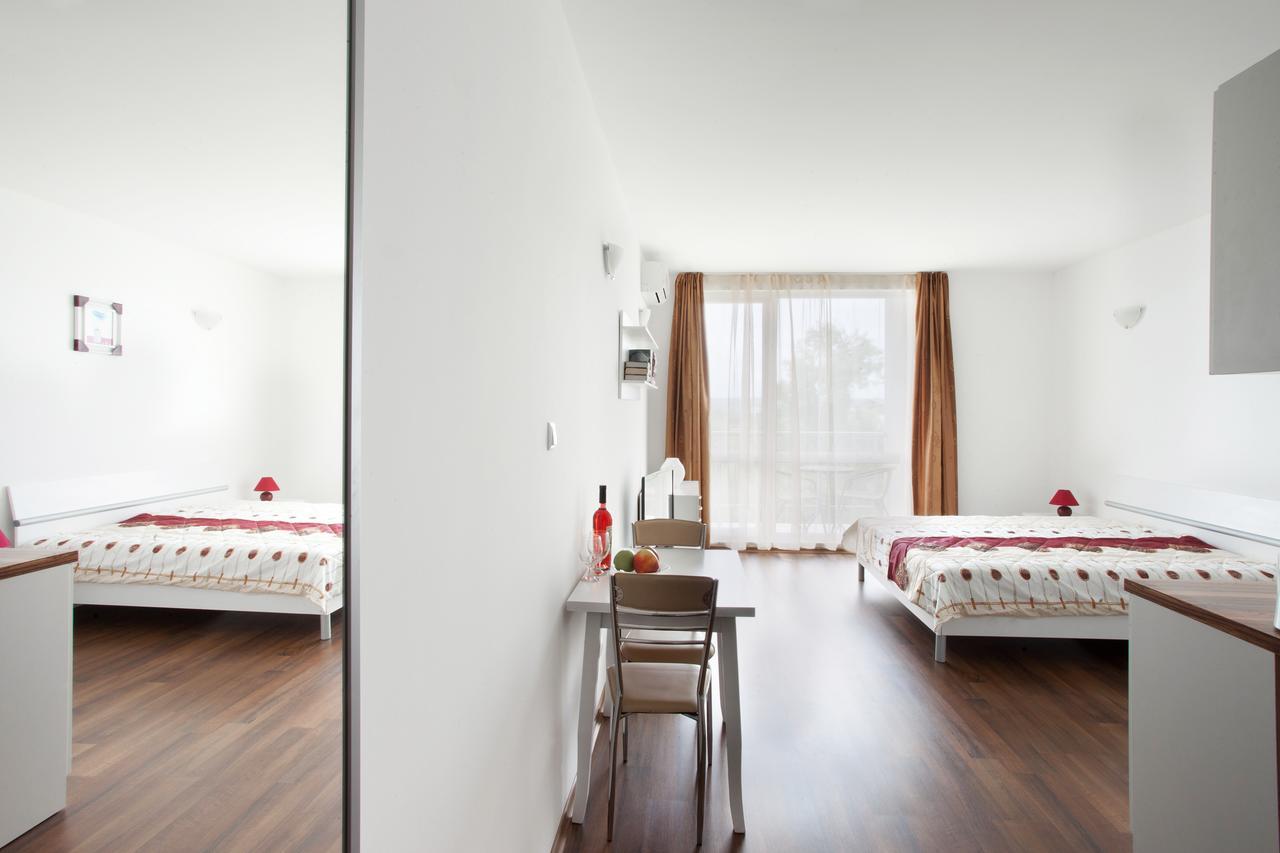 Vilmar Aparthotel Pomorie Buitenkant foto